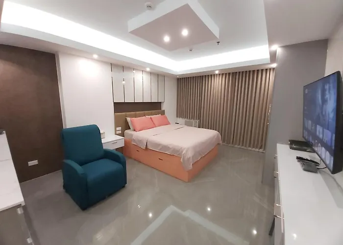 Azure Urban Staycation