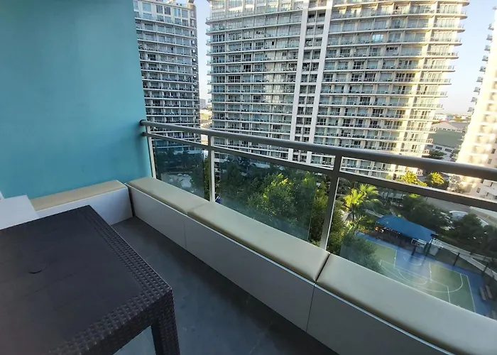 Azure Urban Staycation